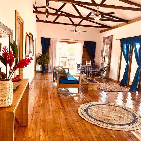 Hotel Casa Le Parc - Main Street Bocas del Toro Esterno foto