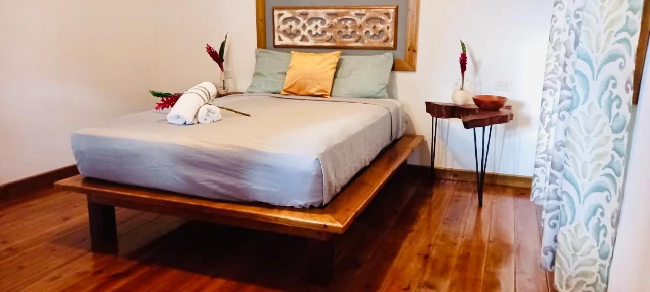 Hotel Casa Le Parc - Main Street Bocas del Toro Esterno foto